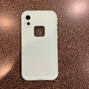 iPhone XR LifeProof FRE case
